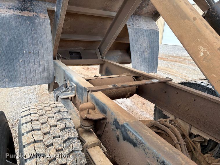 image for item EW8978 2005 GMC C7 forestry bucket truck