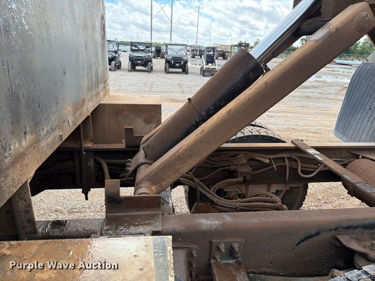 image for item EW8978 2005 GMC C7 forestry bucket truck