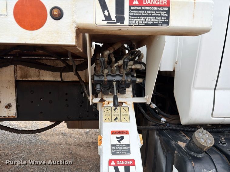 image for item EW8978 2005 GMC C7 forestry bucket truck