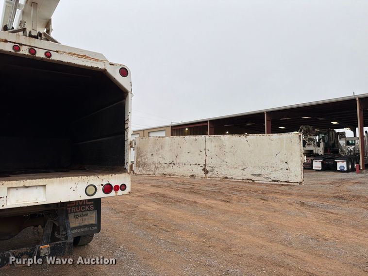 image for item EW8978 2005 GMC C7 forestry bucket truck