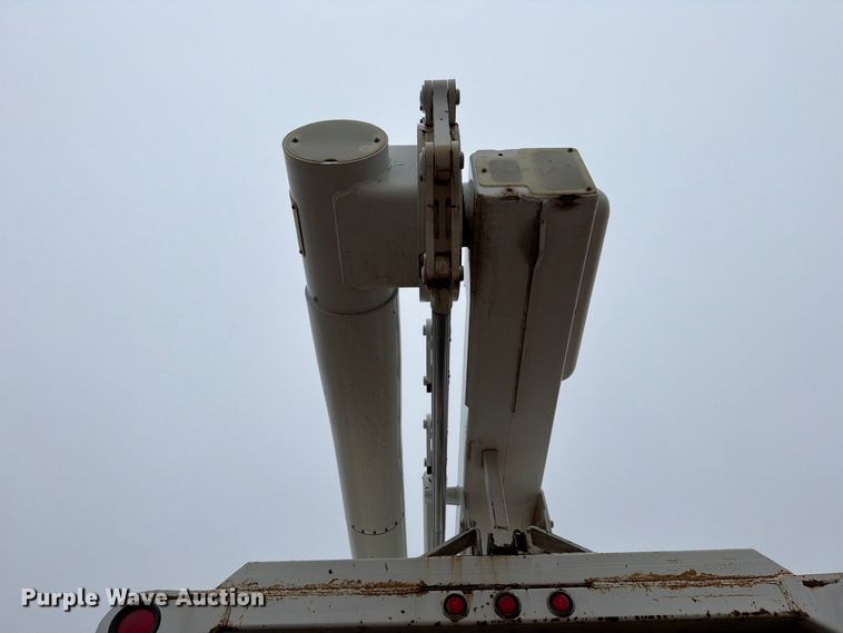 image for item EW8978 2005 GMC C7 forestry bucket truck