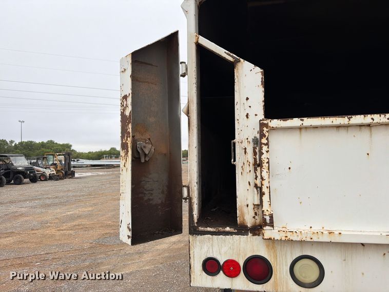 image for item EW8978 2005 GMC C7 forestry bucket truck