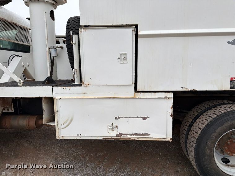 image for item EW8978 2005 GMC C7 forestry bucket truck