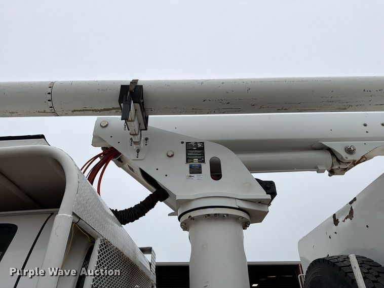 image for item EW8978 2005 GMC C7 forestry bucket truck