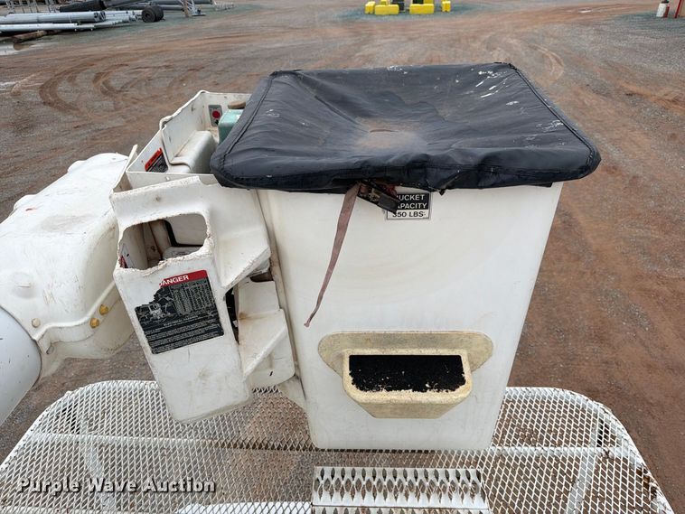 image for item EW8978 2005 GMC C7 forestry bucket truck