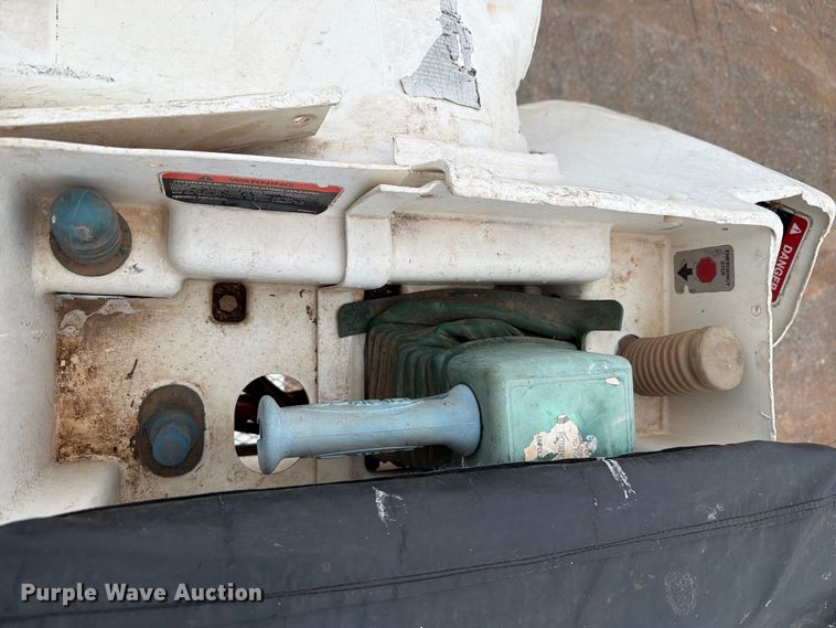 image for item EW8978 2005 GMC C7 forestry bucket truck