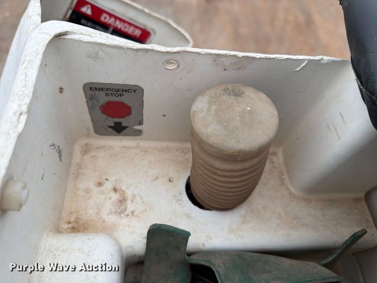 image for item EW8978 2005 GMC C7 forestry bucket truck