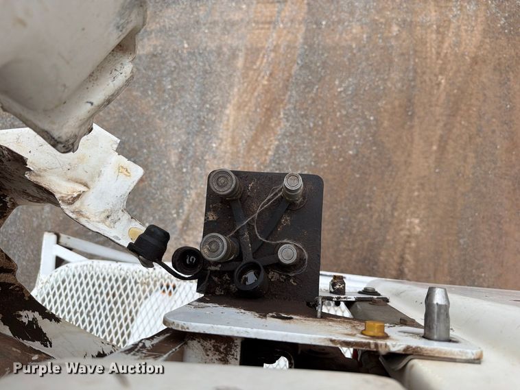 image for item EW8978 2005 GMC C7 forestry bucket truck