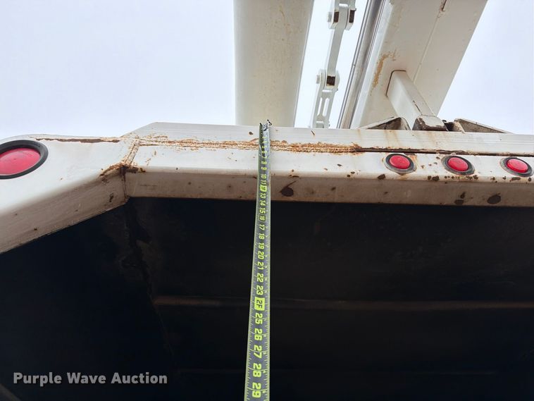 image for item EW8978 2005 GMC C7 forestry bucket truck
