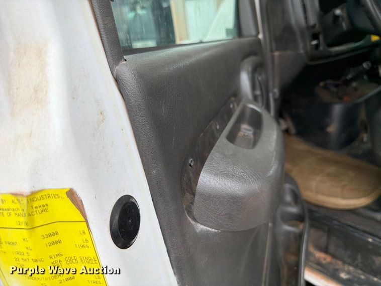 image for item EW8978 2005 GMC C7 forestry bucket truck