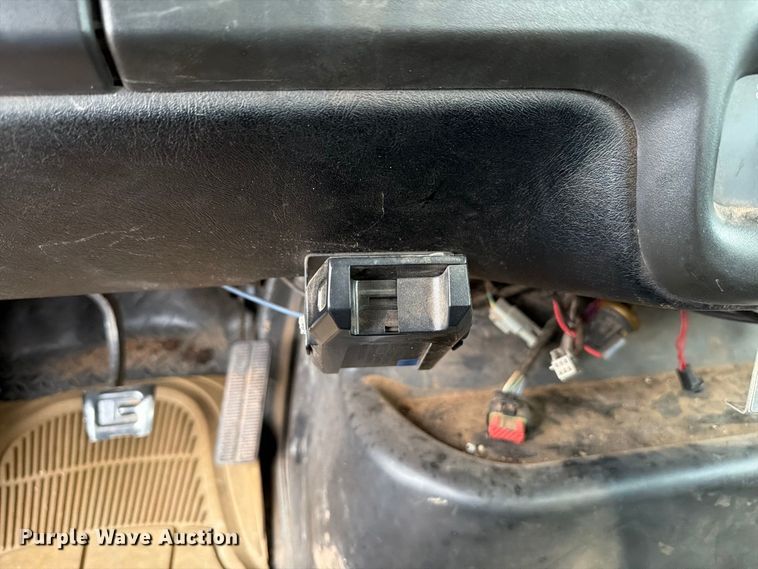 image for item EW8978 2005 GMC C7 forestry bucket truck