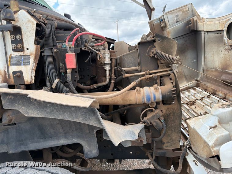image for item EW8978 2005 GMC C7 forestry bucket truck