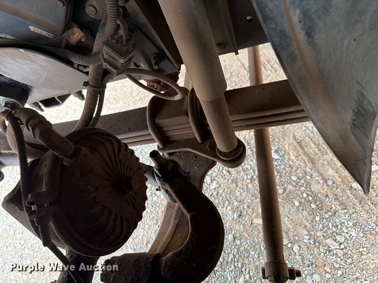 image for item EW8978 2005 GMC C7 forestry bucket truck