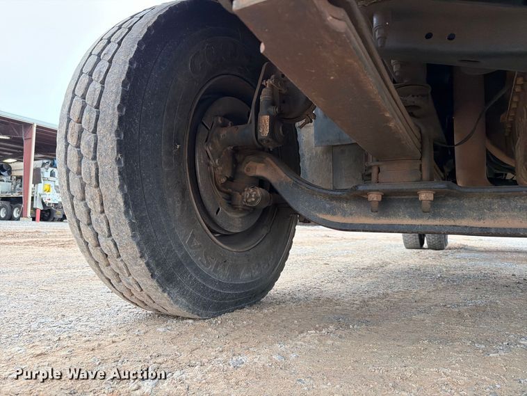 image for item EW8978 2005 GMC C7 forestry bucket truck