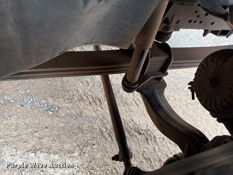 image for item EW8978 2005 GMC C7 forestry bucket truck