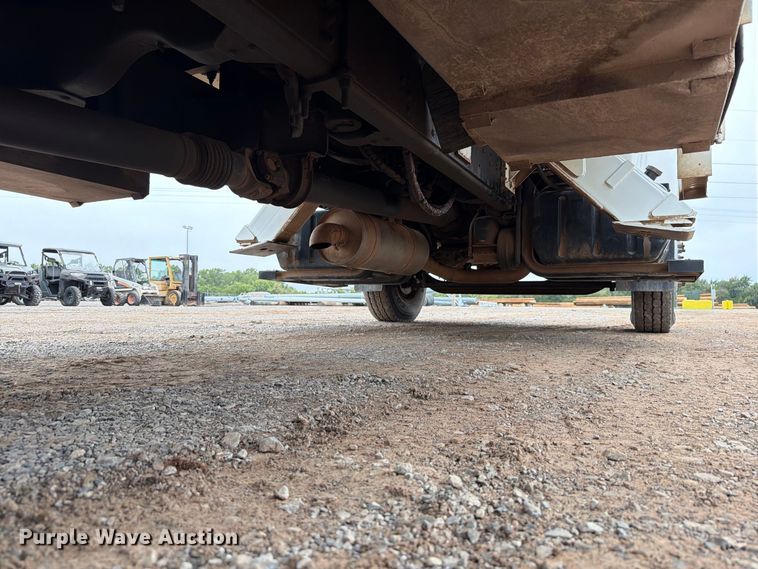 image for item EW8978 2005 GMC C7 forestry bucket truck