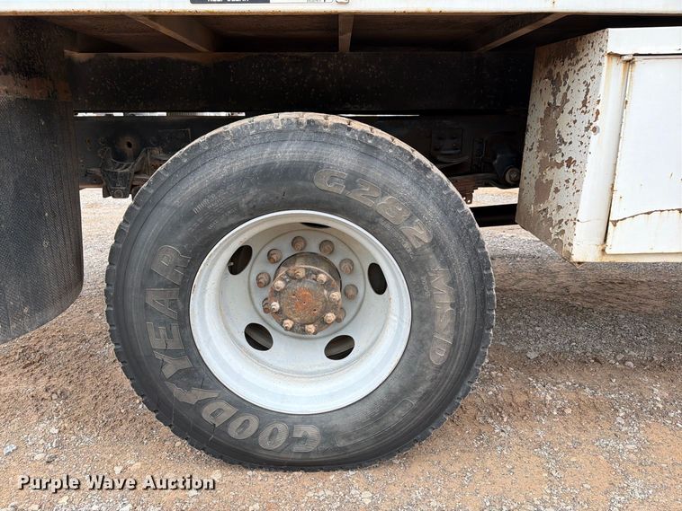image for item EW8978 2005 GMC C7 forestry bucket truck