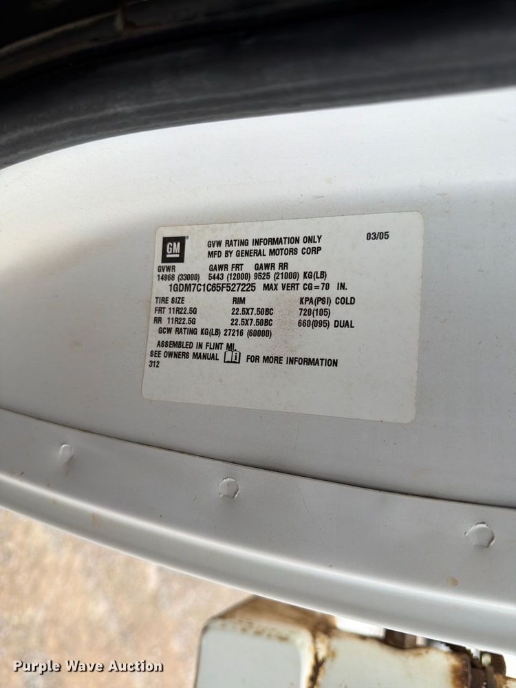 image for item EW8978 2005 GMC C7 forestry bucket truck