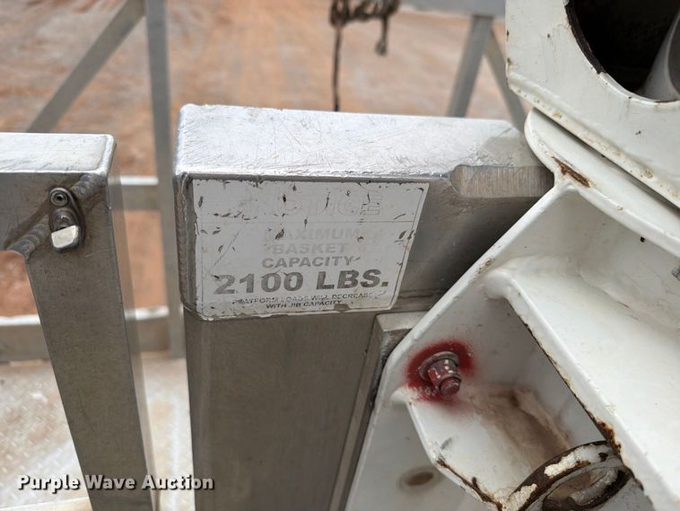 image for item EW8979 2007 Peterbilt 320 bucket truck