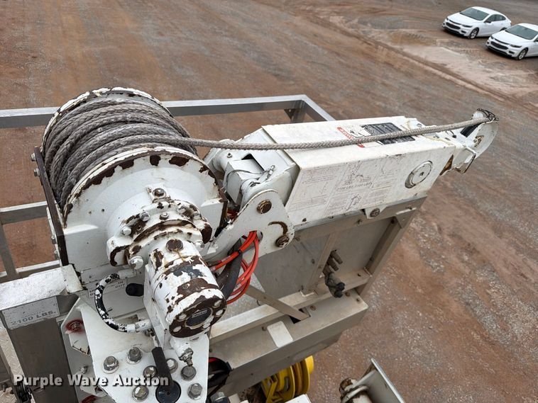 image for item EW8979 2007 Peterbilt 320 bucket truck