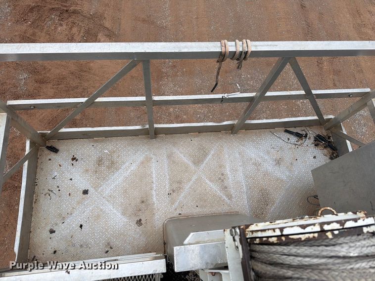 image for item EW8979 2007 Peterbilt 320 bucket truck