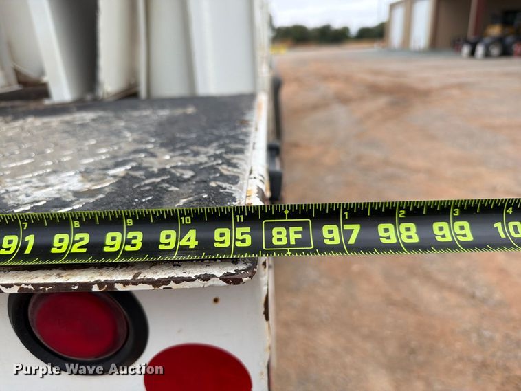 image for item EW8979 2007 Peterbilt 320 bucket truck