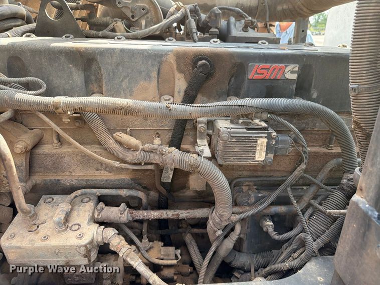 image for item EW8979 2007 Peterbilt 320 bucket truck