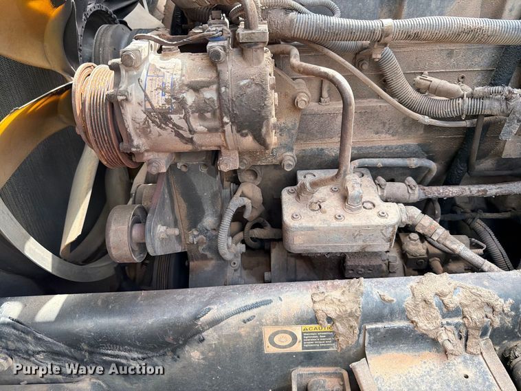 image for item EW8979 2007 Peterbilt 320 bucket truck