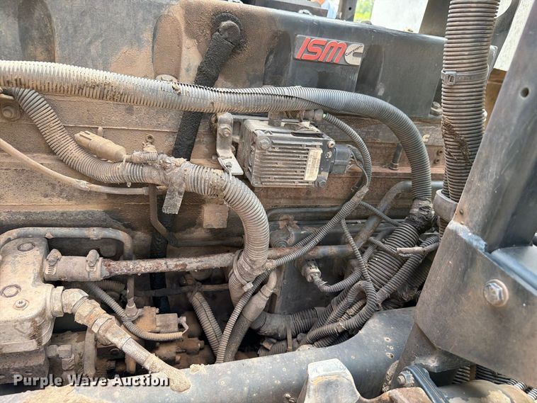 image for item EW8979 2007 Peterbilt 320 bucket truck