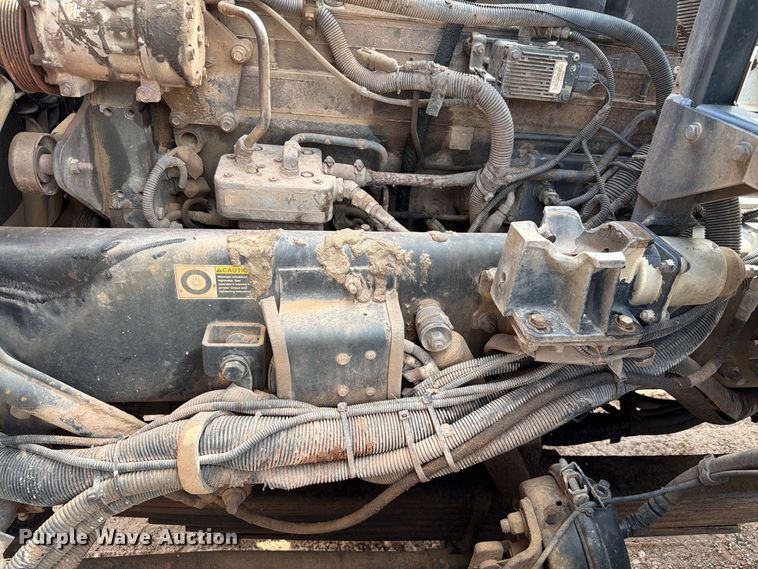 image for item EW8979 2007 Peterbilt 320 bucket truck