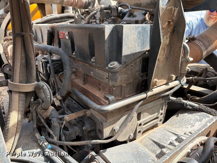 image for item EW8979 2007 Peterbilt 320 bucket truck