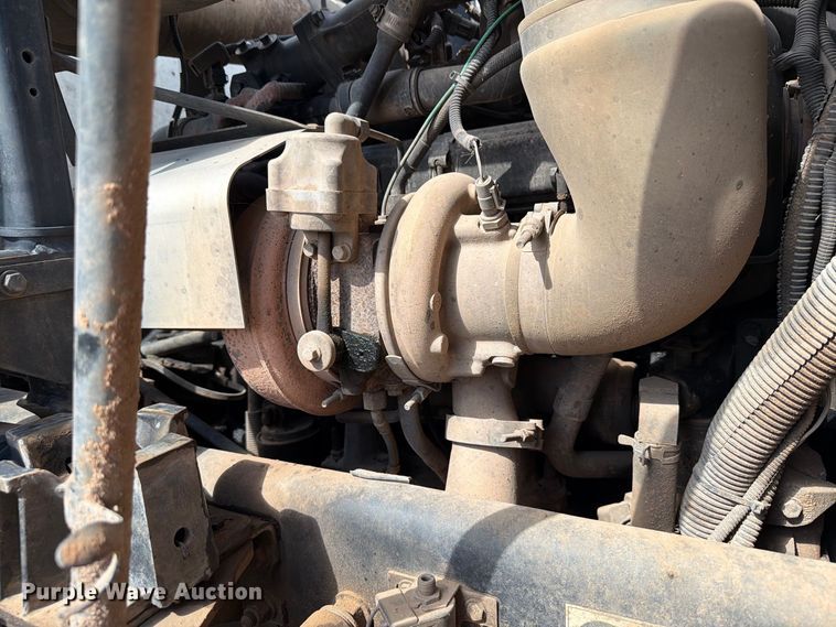 image for item EW8979 2007 Peterbilt 320 bucket truck