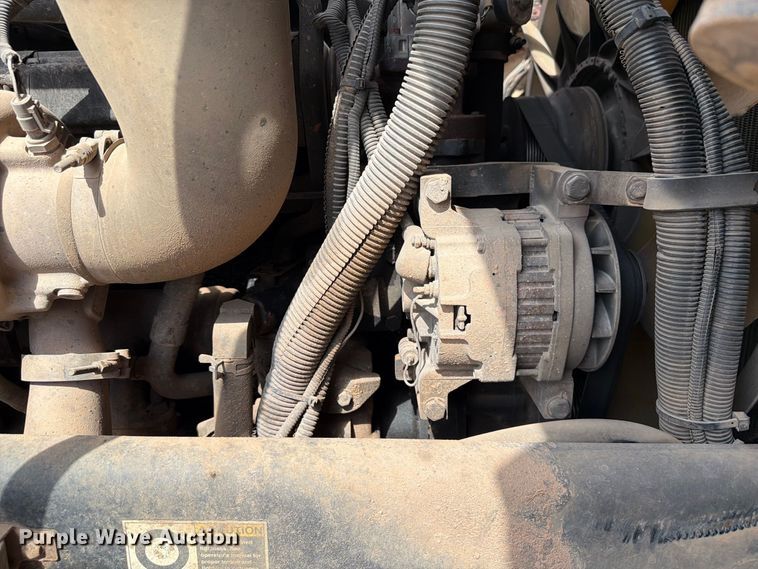 image for item EW8979 2007 Peterbilt 320 bucket truck