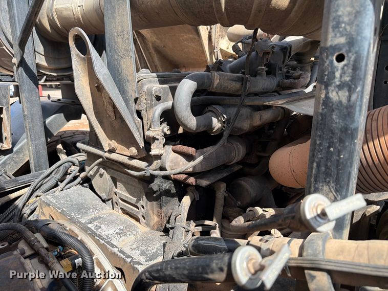 image for item EW8979 2007 Peterbilt 320 bucket truck