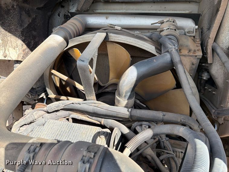 image for item EW8979 2007 Peterbilt 320 bucket truck