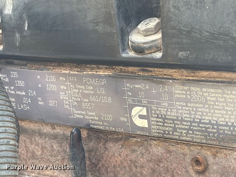 image for item EW8979 2007 Peterbilt 320 bucket truck