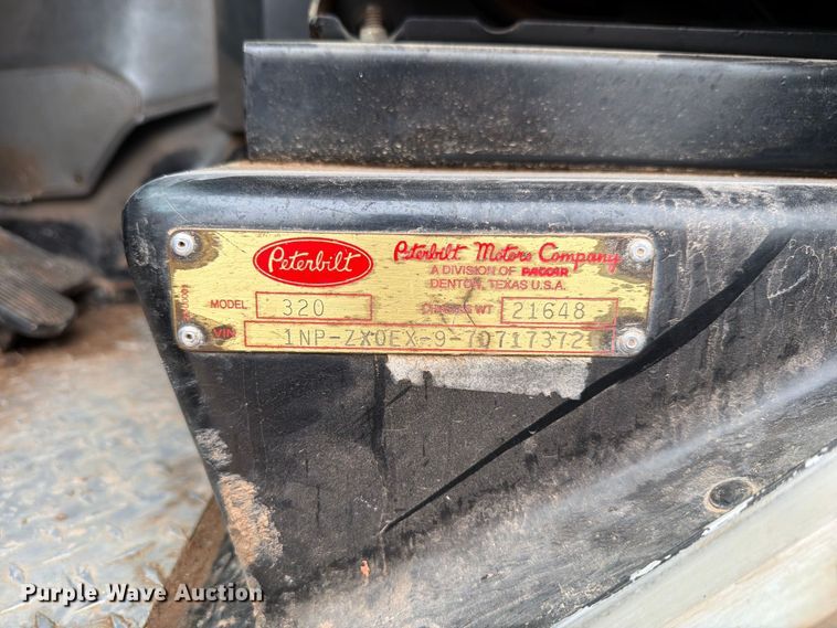 image for item EW8979 2007 Peterbilt 320 bucket truck