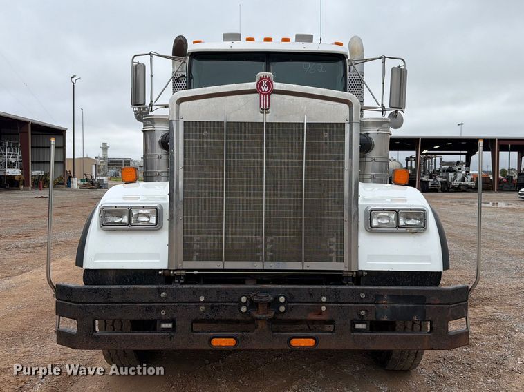 image for item EW8980 2008 Kenworth W900 semi truck