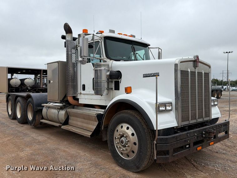 image for item EW8980 2008 Kenworth W900 semi truck