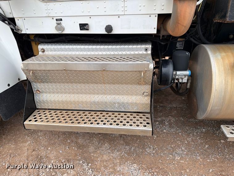 image for item EW8980 2008 Kenworth W900 semi truck