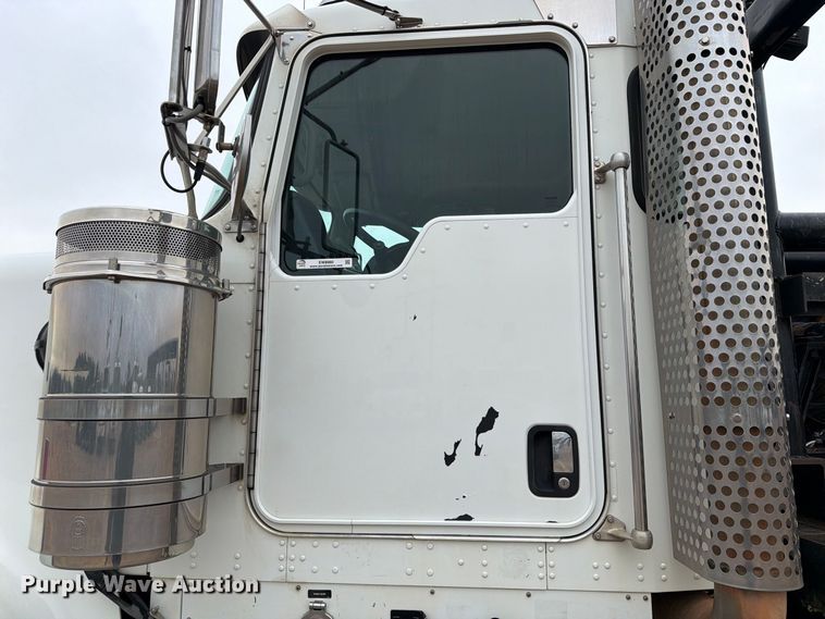 image for item EW8980 2008 Kenworth W900 semi truck