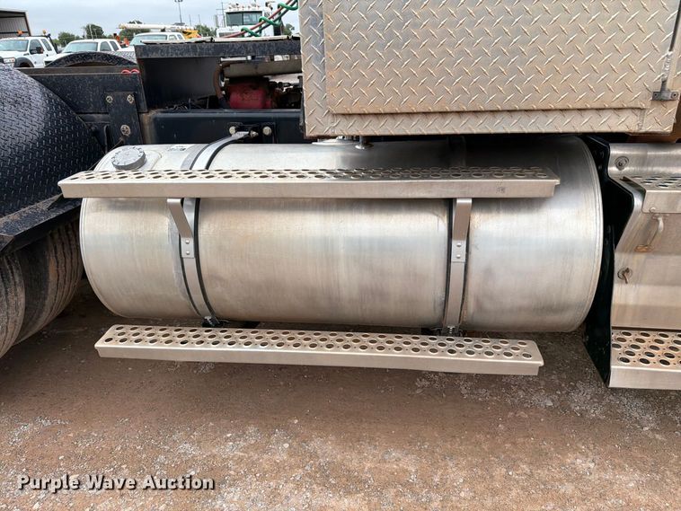 image for item EW8980 2008 Kenworth W900 semi truck