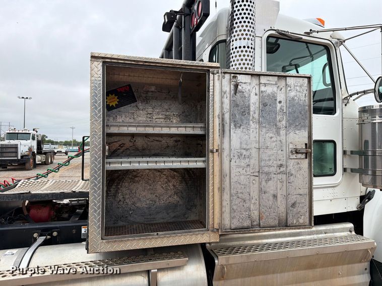 image for item EW8980 2008 Kenworth W900 semi truck