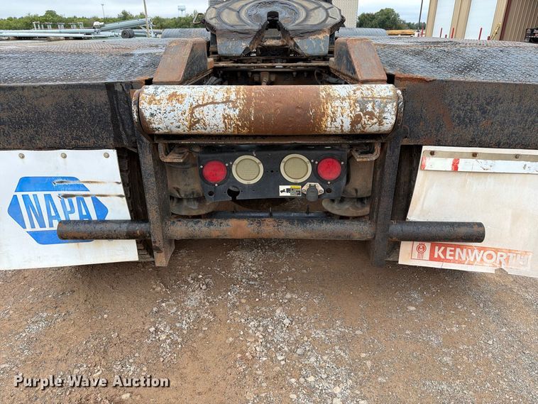 image for item EW8980 2008 Kenworth W900 semi truck