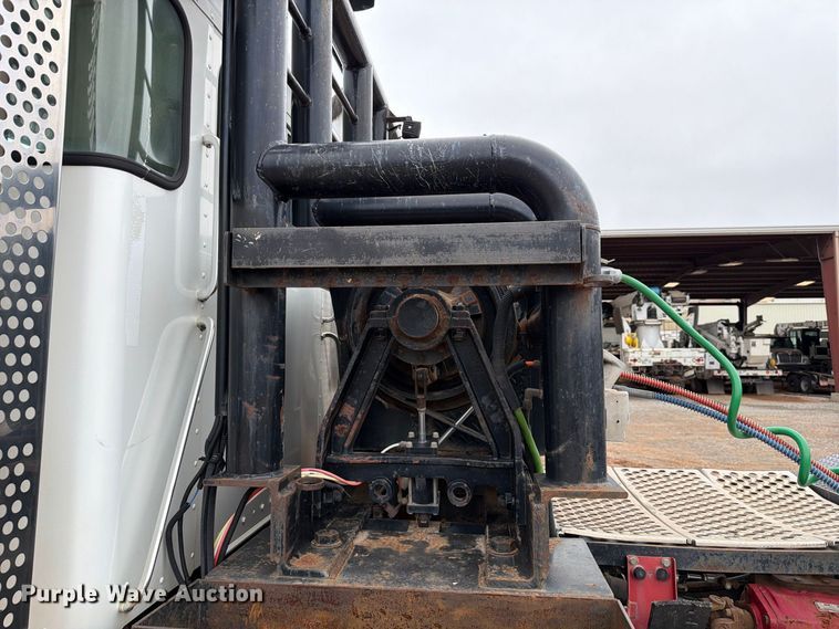 image for item EW8980 2008 Kenworth W900 semi truck
