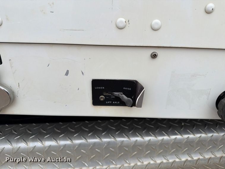 image for item EW8980 2008 Kenworth W900 semi truck