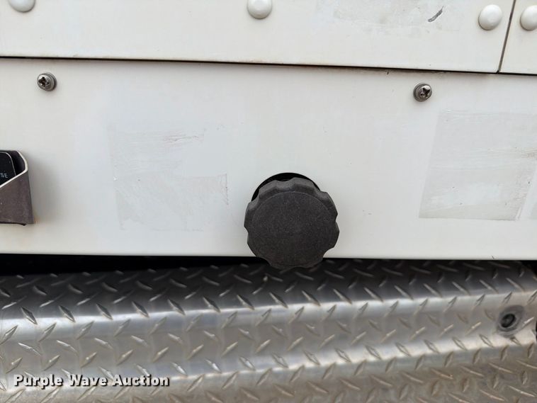 image for item EW8980 2008 Kenworth W900 semi truck