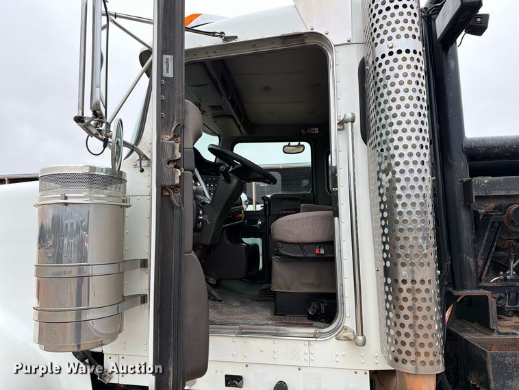 image for item EW8980 2008 Kenworth W900 semi truck