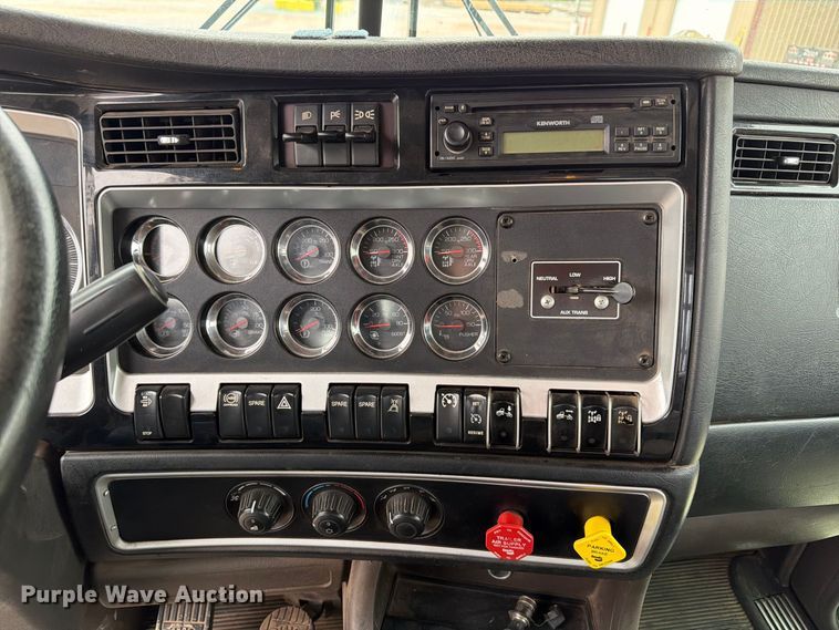 image for item EW8980 2008 Kenworth W900 semi truck