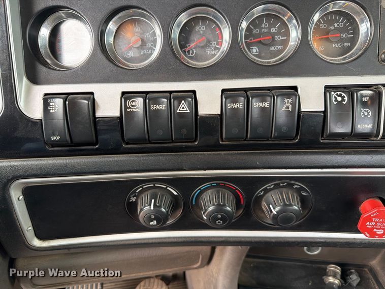 image for item EW8980 2008 Kenworth W900 semi truck
